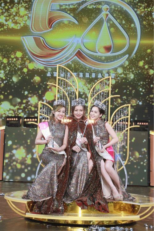 2022香港小姐竞选完美落幕，历届港姐惊喜亮相决赛夜舞台，延续50年美丽传奇！