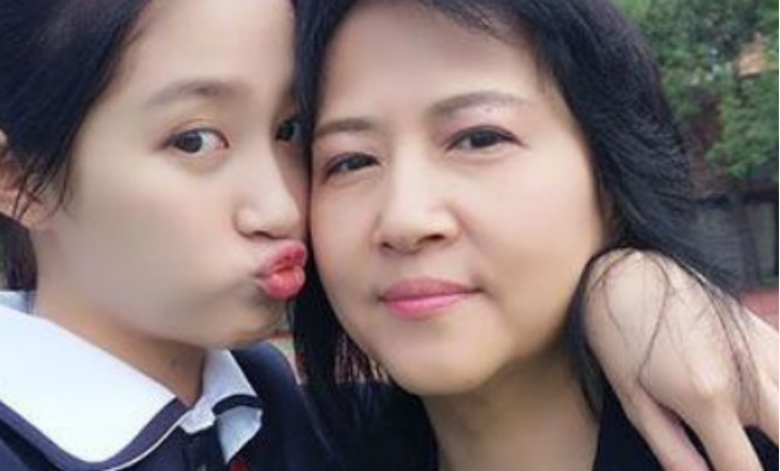 关晓彤的妈妈：这是我的女儿，我要让她成为优秀的人