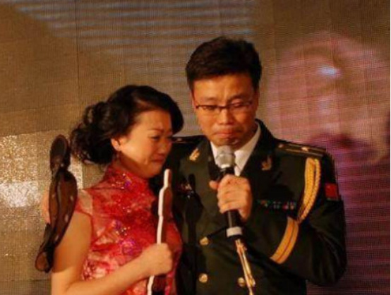 王迅前妻因癌症去世，他却被曝出轨，网友：现实版洪世贤！
