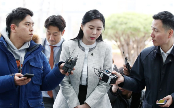 “张紫妍”案唯一证人尹智吾，遭警方逮捕，曾目睹张紫妍被迫陪酒