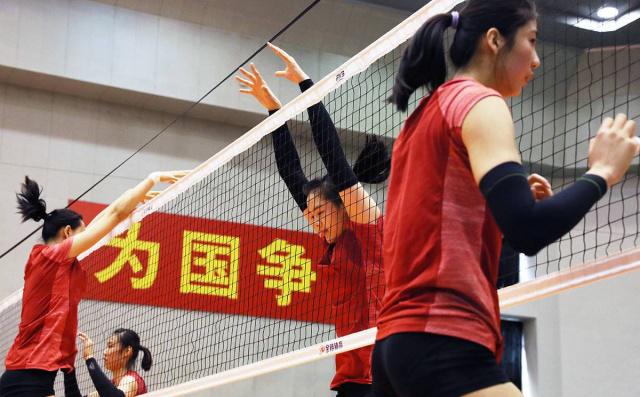 中国女排演员都是运动员吗，都有哪些人出演？