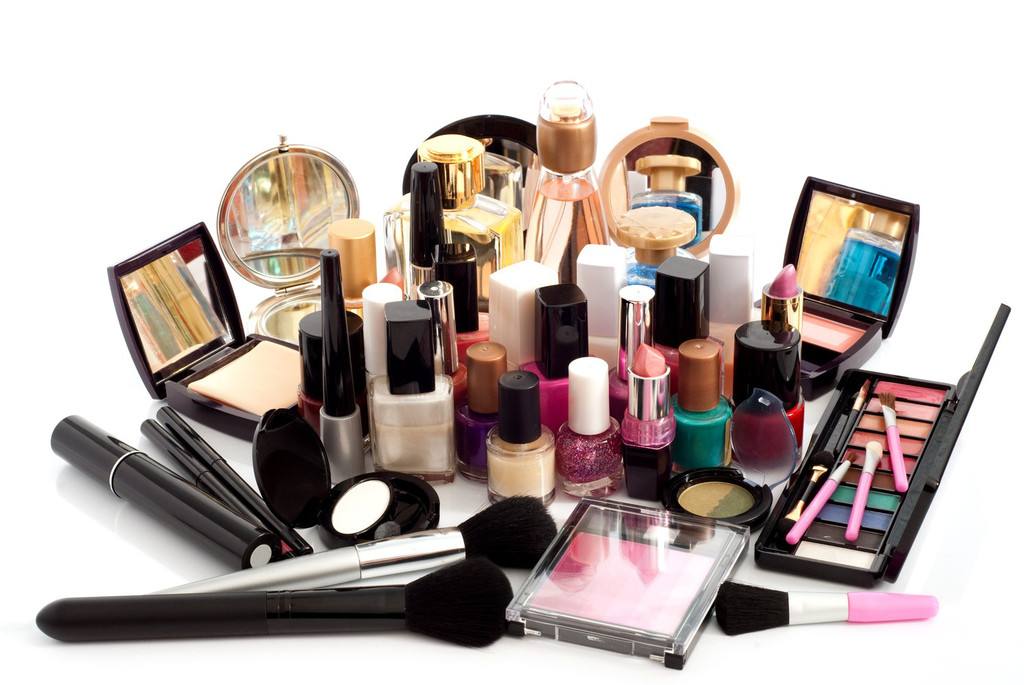 化妆品是指什么，副作用是是什么？化妆品过期了还能用吗