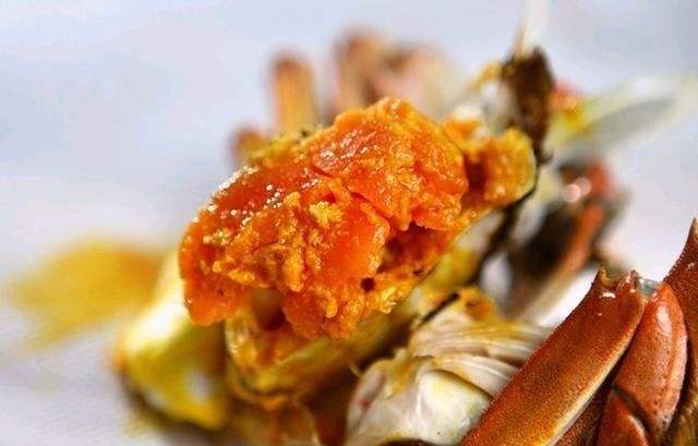 蟹黄含有哪些营养物质？为什么蟹黄吃起来是苦的？螃蟹黄苦还能吃吗？