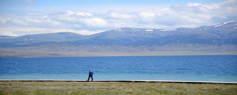 赛里木湖在新疆哪里 赛里木湖多大面积