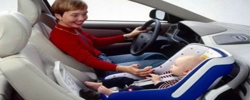 多大可以坐副驾驶 副驾驶可以抱小孩吗