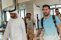 个人第五届世界杯之旅 梅西飞抵阿联酋 与阿根廷队会合