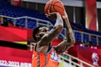 达柳斯-亚当斯投篮20中10 得到24分12篮板8助攻1抢断