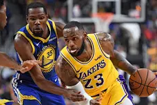KD：詹姆斯的运动能力罕见 亲自交手才知道他有多壮多快