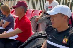 傅博、黄博文前往恒大足校观看比赛 考察选拔小球员