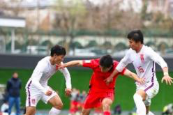 韩媒：中国U20在踢功夫足球 耻辱心都