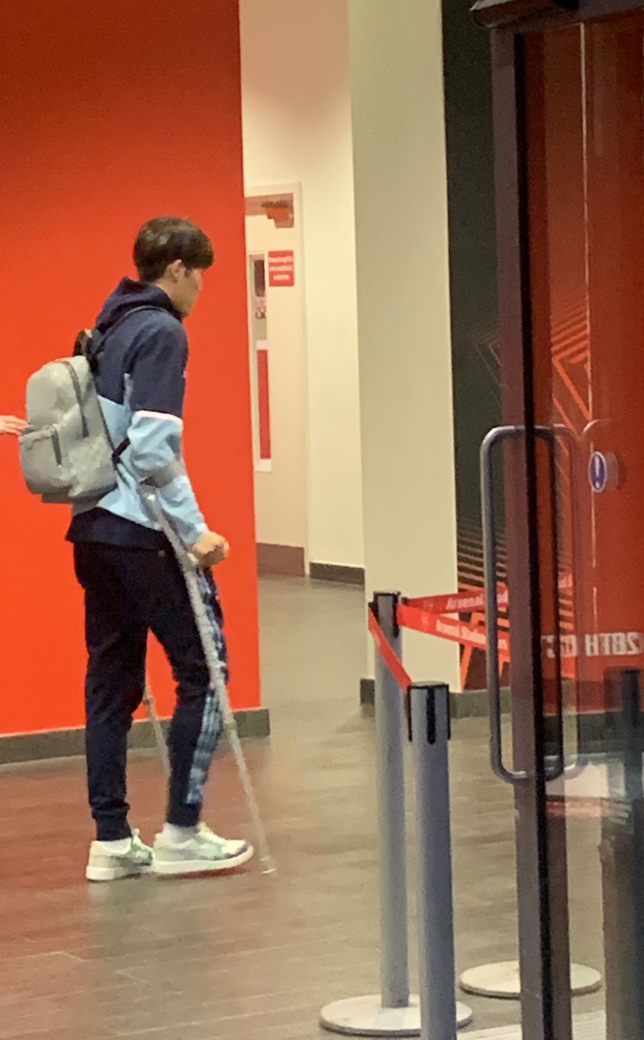電訊報：部分曼聯球員質疑滕哈赫對待桑喬和馬奎爾的嚴格態度