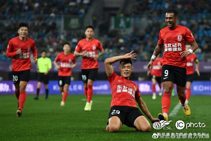 唐斯：你永遠不可能完全阻止約基奇 我只想讓他打得很艱難