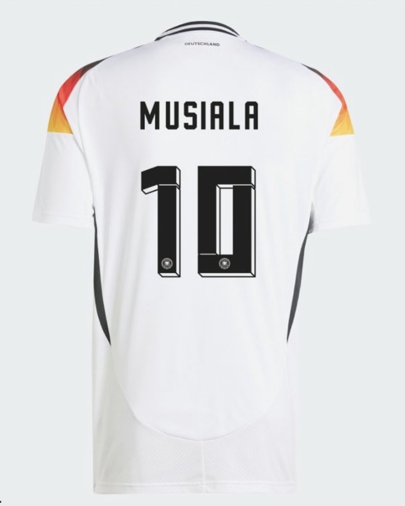 象征核心！记者：21岁的穆西亚拉将身披德国10号球衣