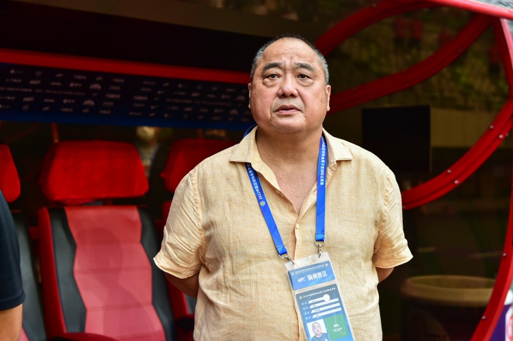 媒体人：梅州已开始和球员商讨重签合同、降薪，以便维持正常运营