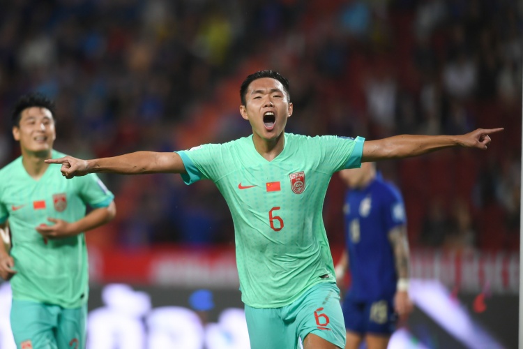 媒体人：国足输阿曼很快会忘掉，今明两年最重要一战都是踢泰国