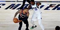 NBA常规赛独行侠VS开拓者全场录像回放 丁威迪连中三记三分杀死比赛