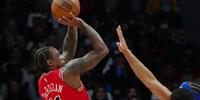 NBA常规赛公牛VS掘金全场录像回放 掘金三节击溃公牛
