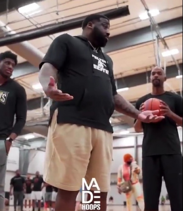 费尔顿：每个孩子都想打职业&进NBA 但为此放弃打游戏&刷视频呢？