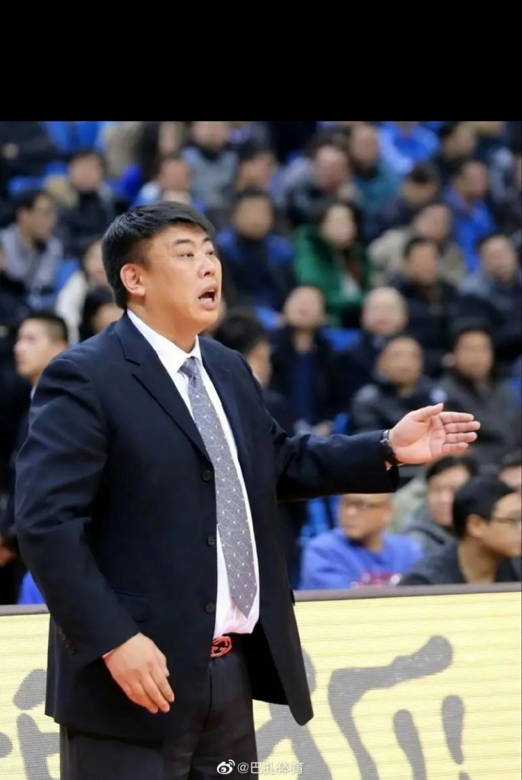 媒体人：中国男篮助教杨文海加盟新疆