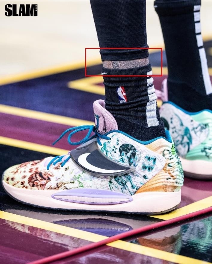 最烦的问题？KD：身高 网上关于自己最搞笑的事？KD：皮肤龟裂