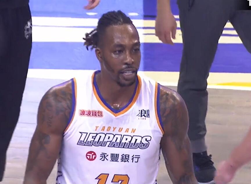 被双塔帽晕了！霍华德20投8中&三分7中1 砍下21分13板2助