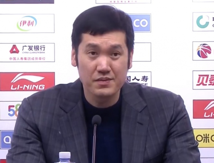 队史首次两连胜！李可：球队没有底蕴 要靠这些年轻球员去拼出来