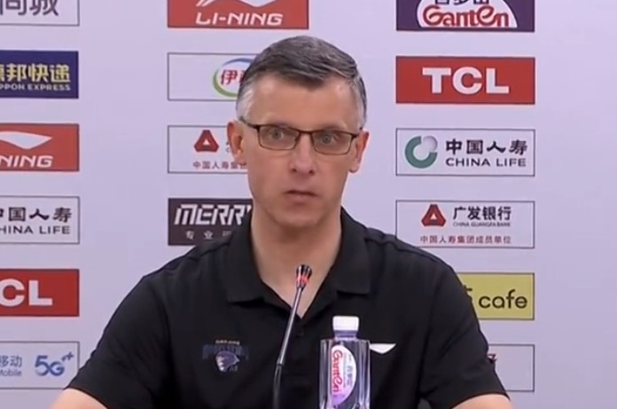 同曦助教：这场比赛非常难打 因为福建是一支进攻很强的球队