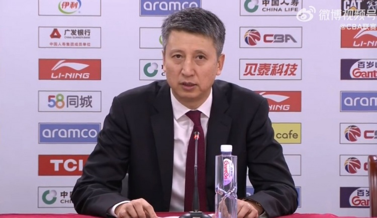 郭士强谈输球：上半场做得不好 进攻出现问题后防守也受到了影响