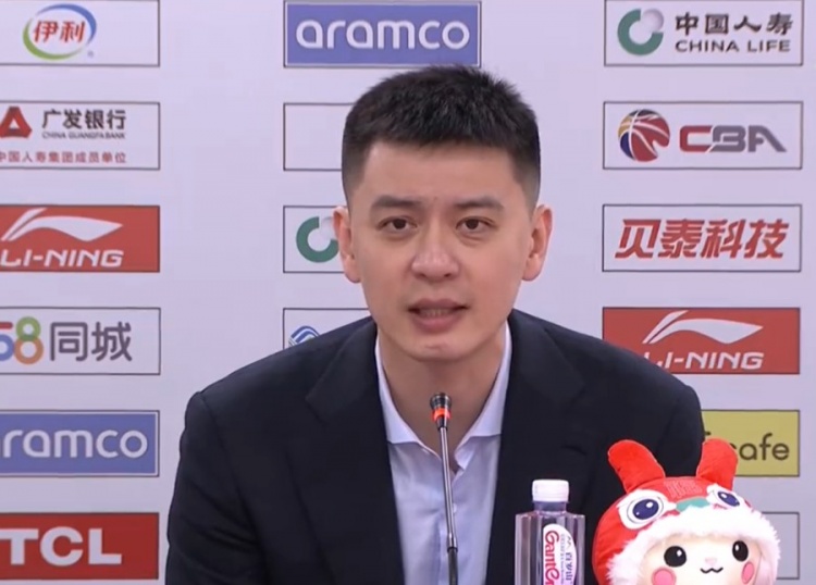 杨鸣：四川在莫科指导调教下朝气十足 本场专注度不够表现起伏大