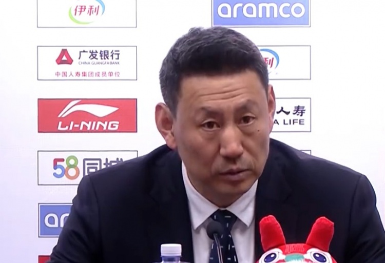 李楠：我们现在还有2名球员带病坚持比赛 我要承担输球的责任