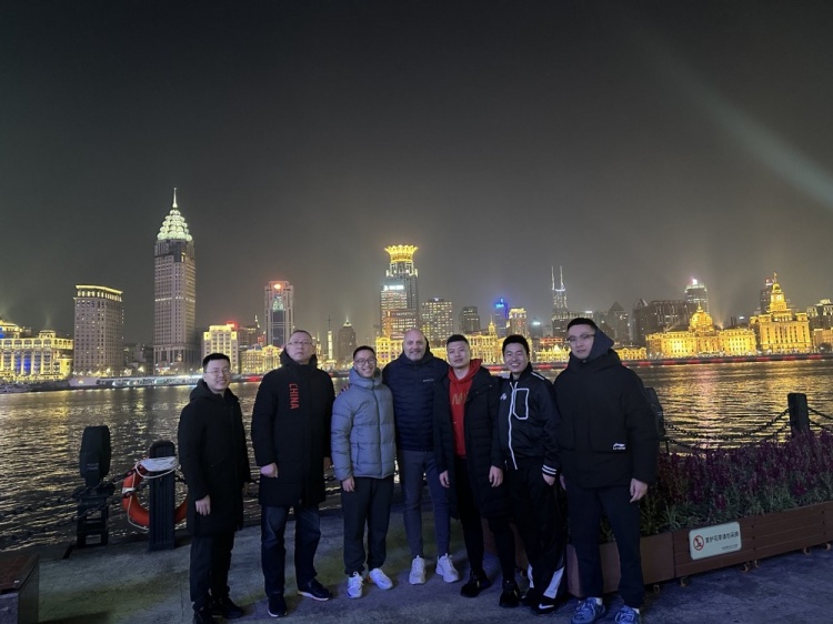 夜游上海！乔尔杰维奇：受到中国男篮团队成员的热烈欢迎