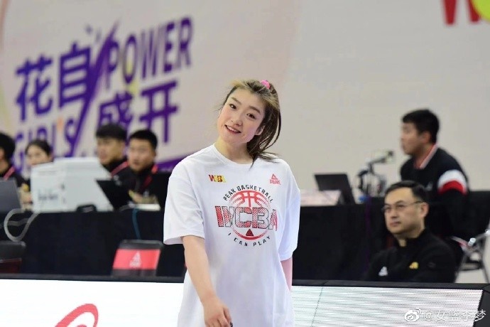 李梦：认真训练 认真比赛 继续为我们加油吧