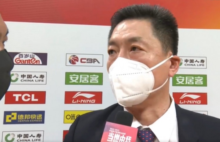 李春江：这场比赛防守做得非常不好 年轻球员也放不开