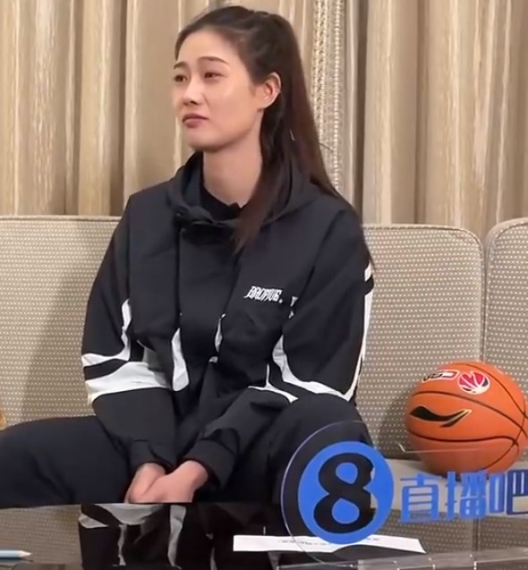 美女主帅于红俊谈爆红：我们是基层教练人员 需要稳扎稳打&接地气