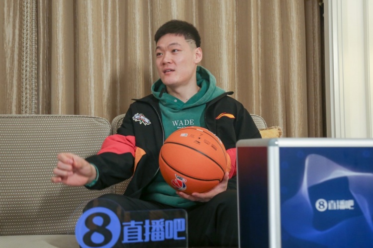 直播吧在现场丨张宁：会有想拿MVP萌芽的诞生 但是我会遏制