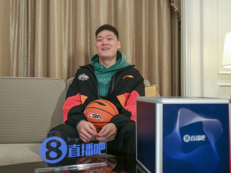 直播吧在现场丨张宁致球迷：山西待我不薄 我岂能忘恩负义