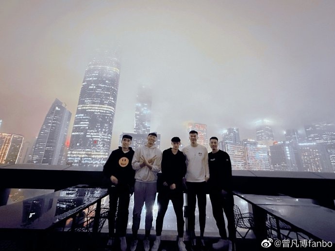 结束客场之旅！曾凡博晒近照：回北京喽 主场见