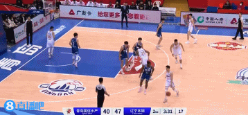 神来之笔！赵继伟不看人骚气背传助攻李晓旭三分命中！