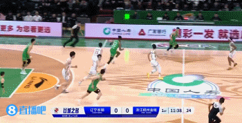 上来就扣！张镇麟快攻时一马当先双手暴扣！