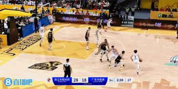两人防守又何妨周琦1V2双手霸气隔扣！