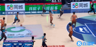 大鸟飞起来了！沈梓捷连续送出空接背扣