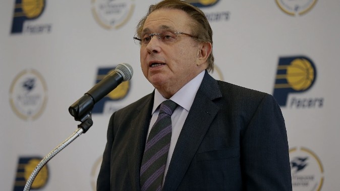 Woj：步行者老板赫伯西蒙将入选2024届名人堂