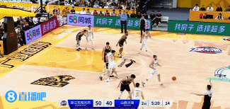 攻防转换！胡金秋钉板大帽&赵嘉仁接球三分