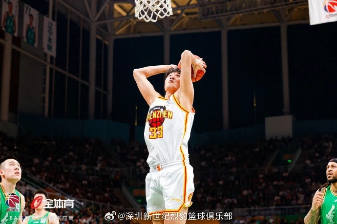 郑永刚：第三节我们在攻防两端都非常乱被辽宁队在外线投了很多