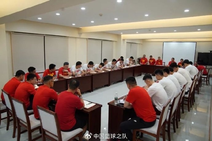 中国男篮在云南进行集训入队会！郭士