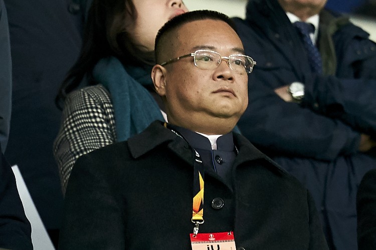 世体：西班牙人球迷将在本周末西乙主场比赛中抗议中国老板