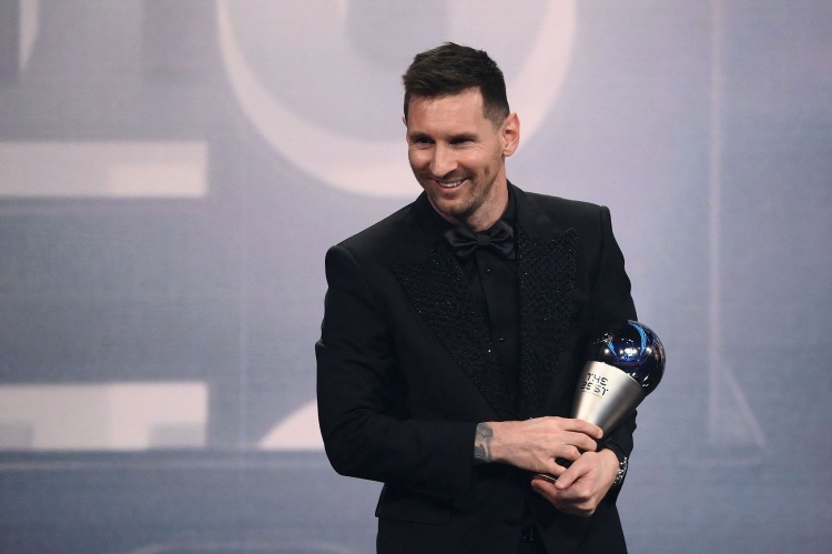 断层！梅西四大类别投票均第一获FIFA最佳，姆巴佩均为第二