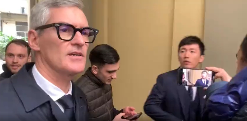 国米球迷向张康阳喊话：为我们带来梅西！