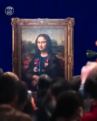 官方整活最为巴黎社媒将身穿巴萨球衣的蒙娜丽莎挂墙上