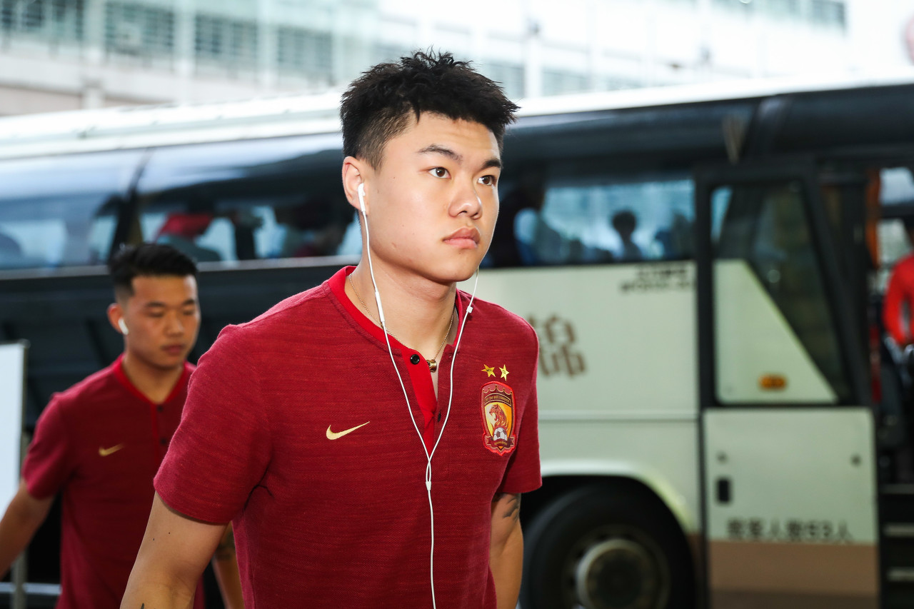 博主：国安今天11点与大连人热身，李磊杨立瑜3月7日与国安会合